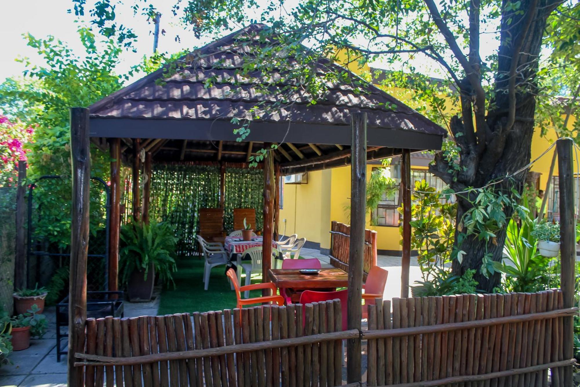 Thamalakane Guest House Maun Ngoại thất bức ảnh